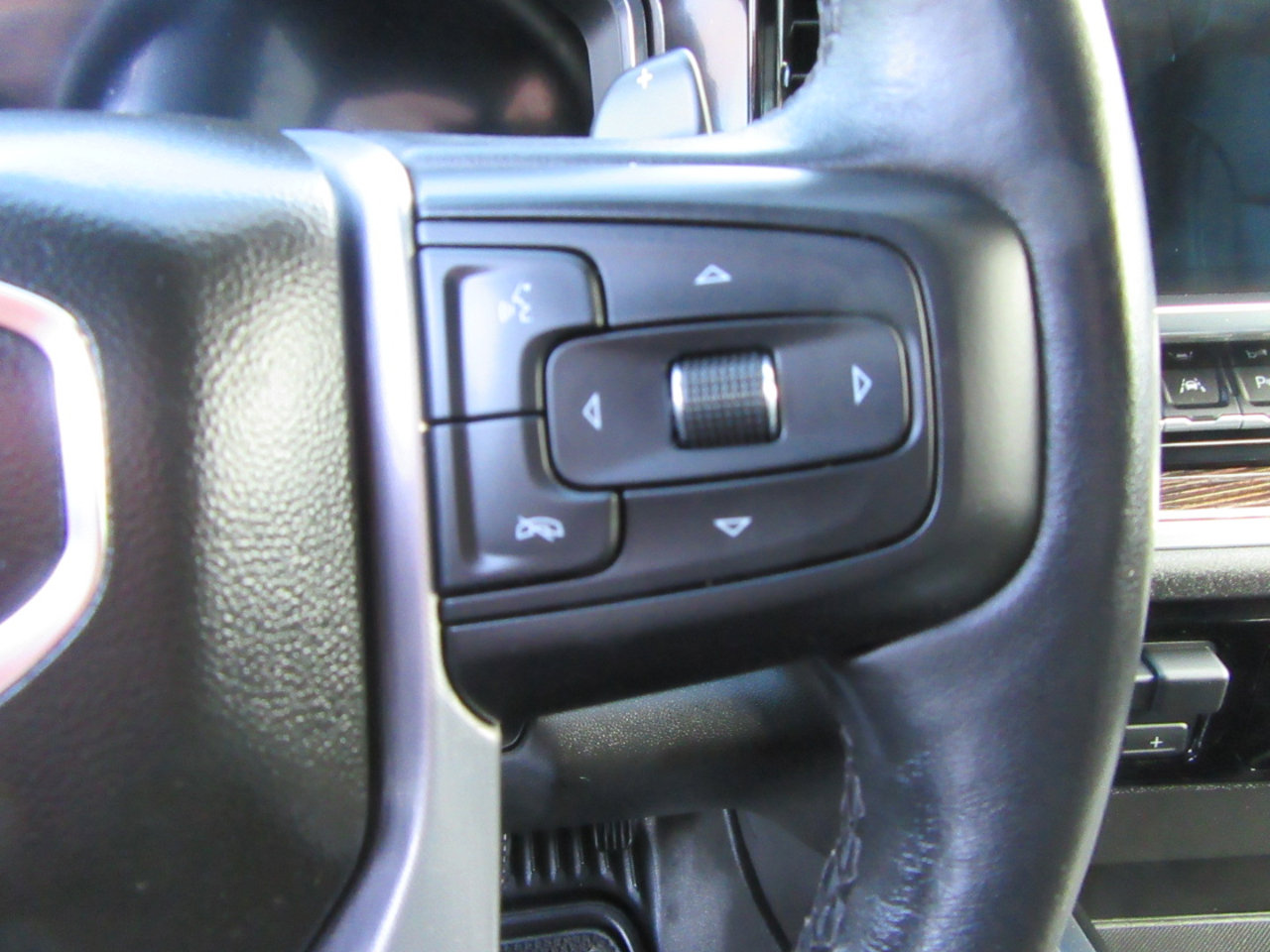 Used 2022 GMC Sierra 1500 Elevation image 34