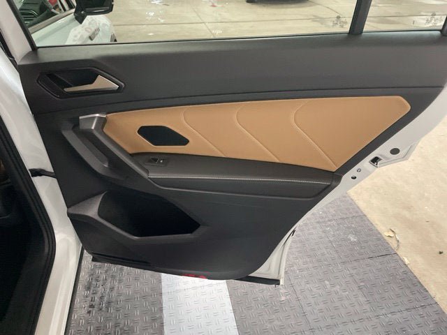 Certified 2024 Volkswagen Tiguan SE R-Line AWD/4WD image 5