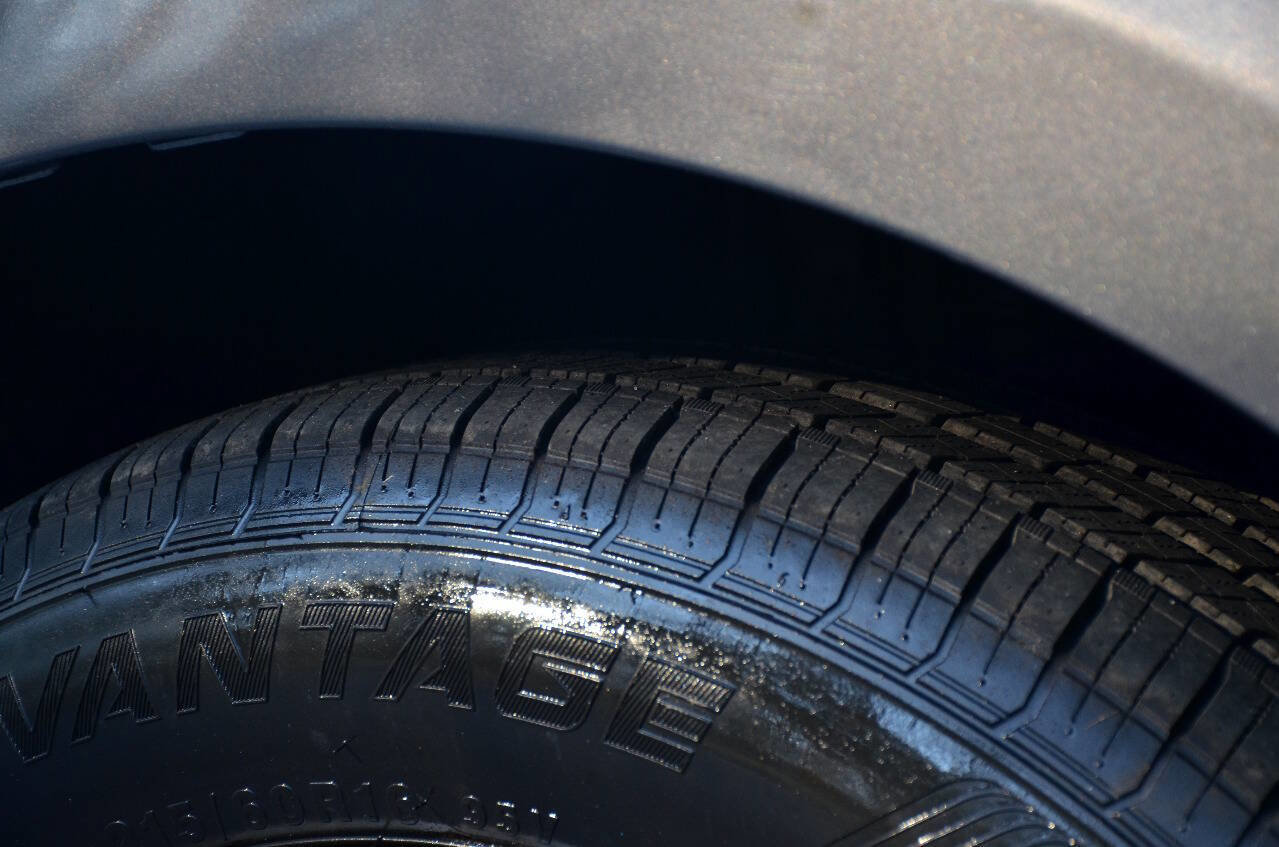 Used 2015 Toyota Camry LE image 8