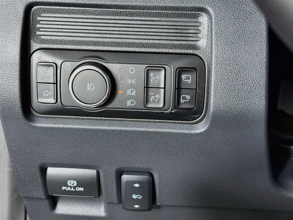 Used 2026 Ford F350 Lariat w/ Black Appearance Package AWD/4WD image 15