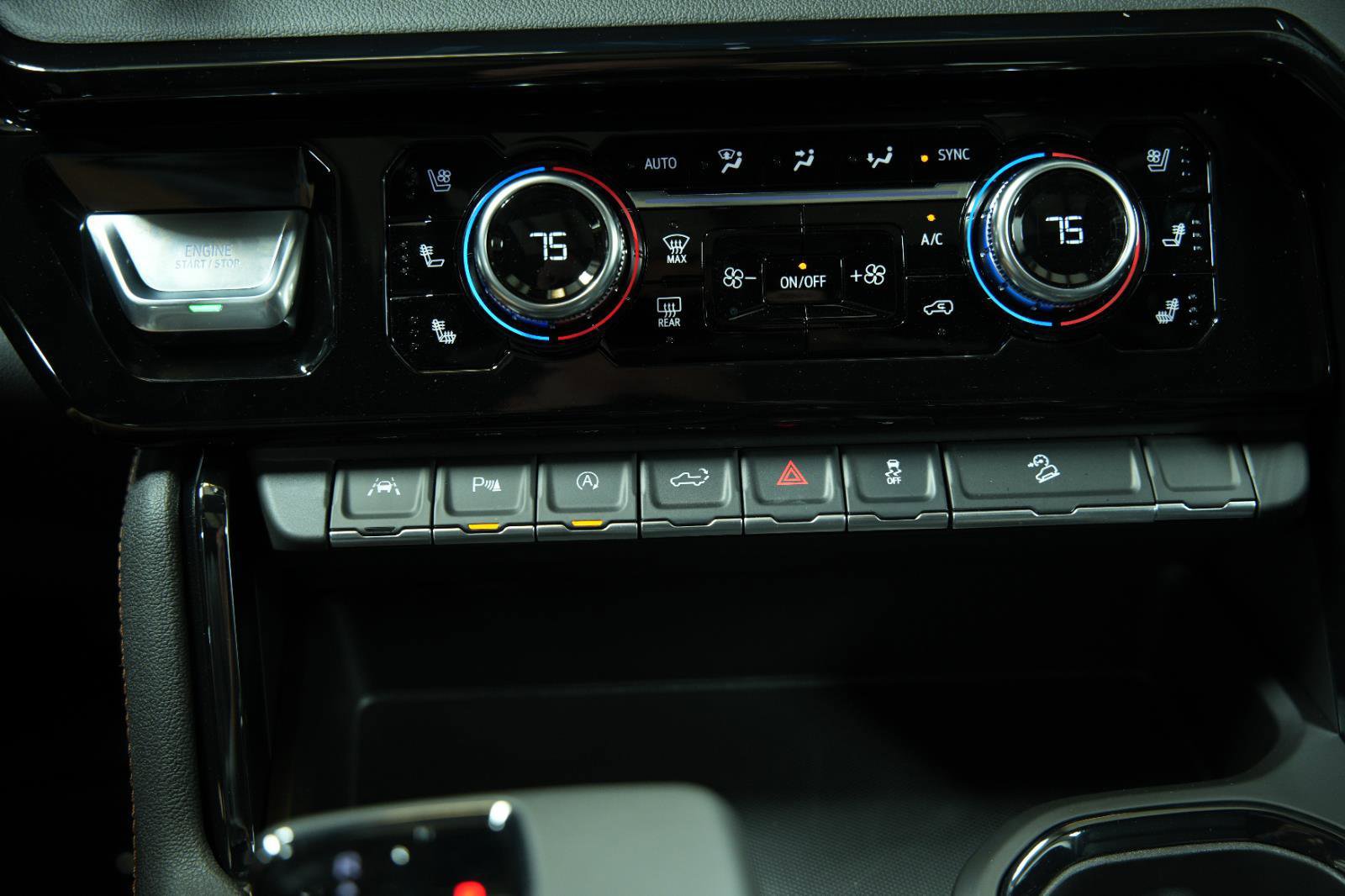 New 2026 GMC Sierra 1500 AT4 w/ AT4 Premium Package AWD/4WD image 38