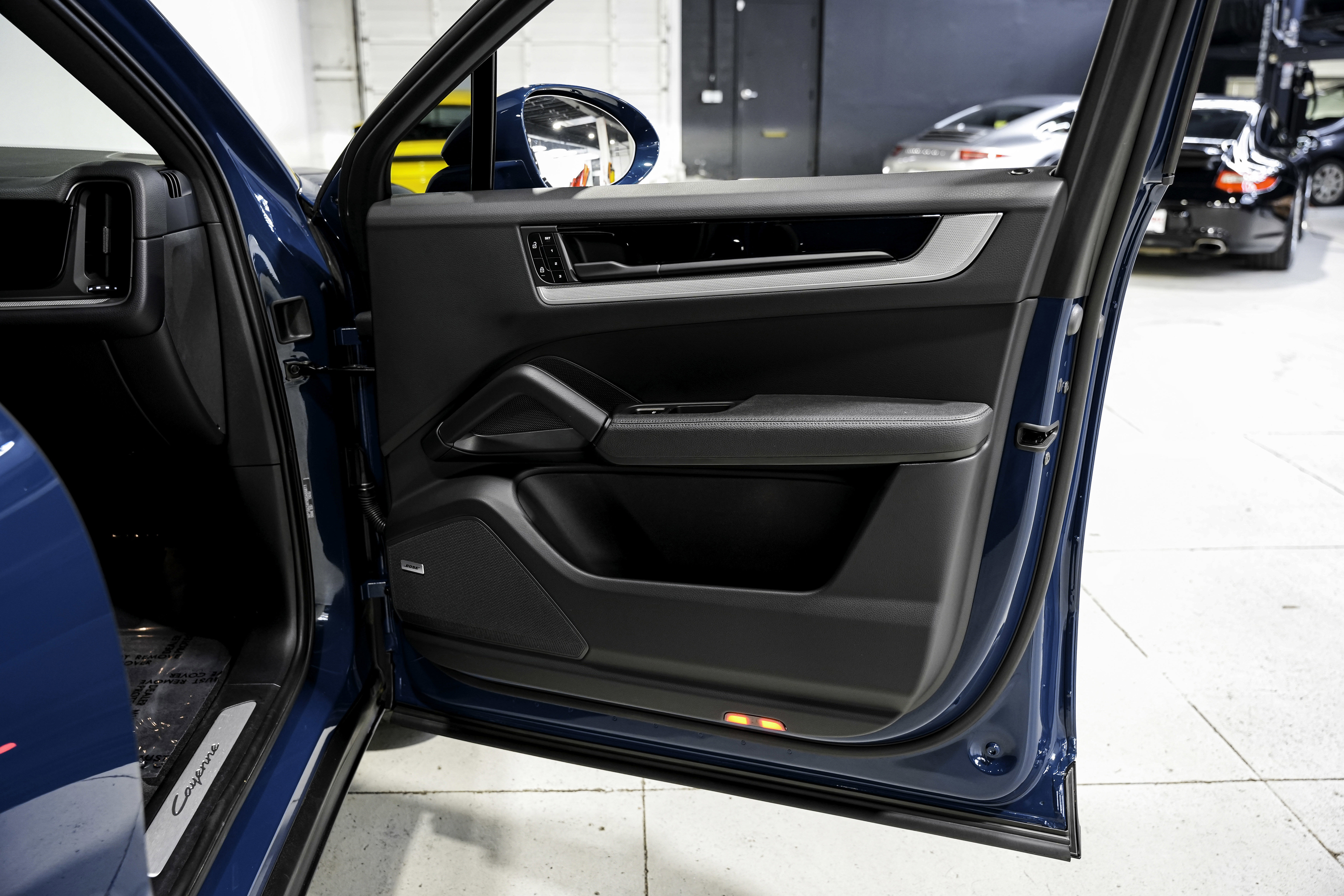 Used 2024 Porsche Cayenne Coupe image 24