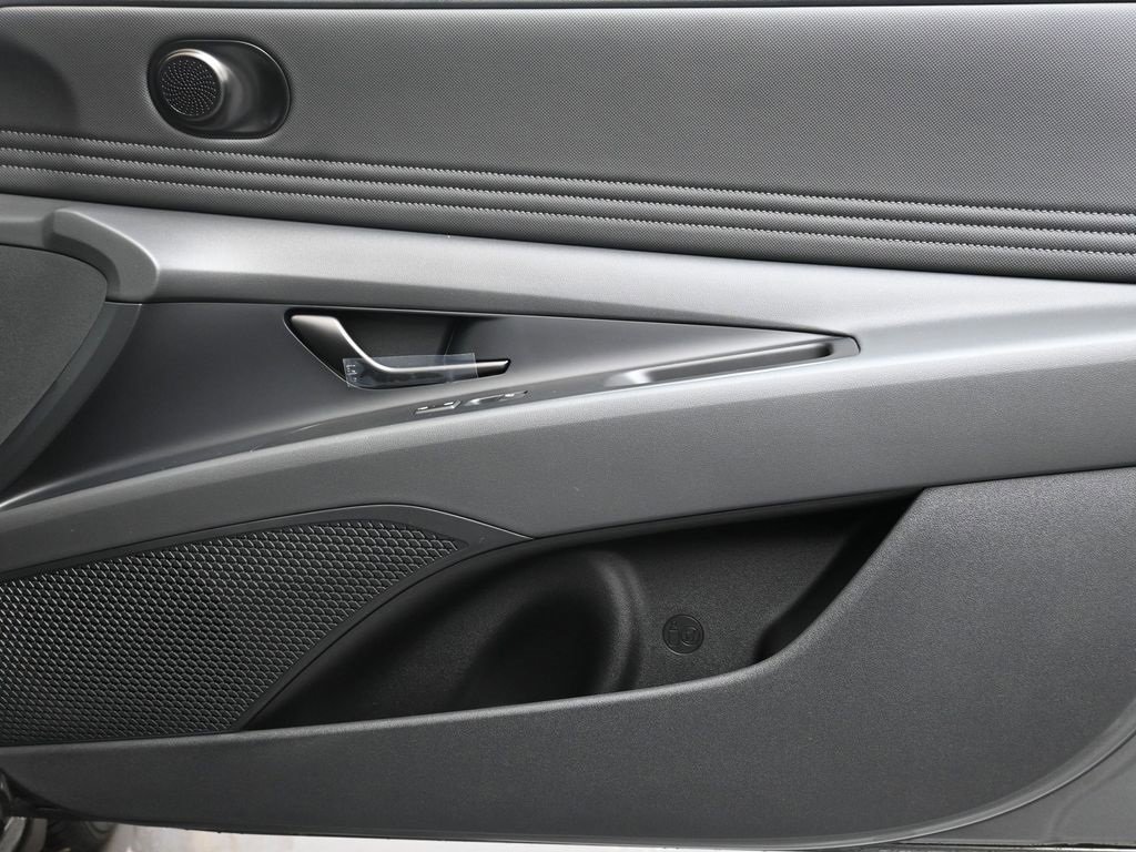 New 2026 Hyundai Elantra Sport image 11