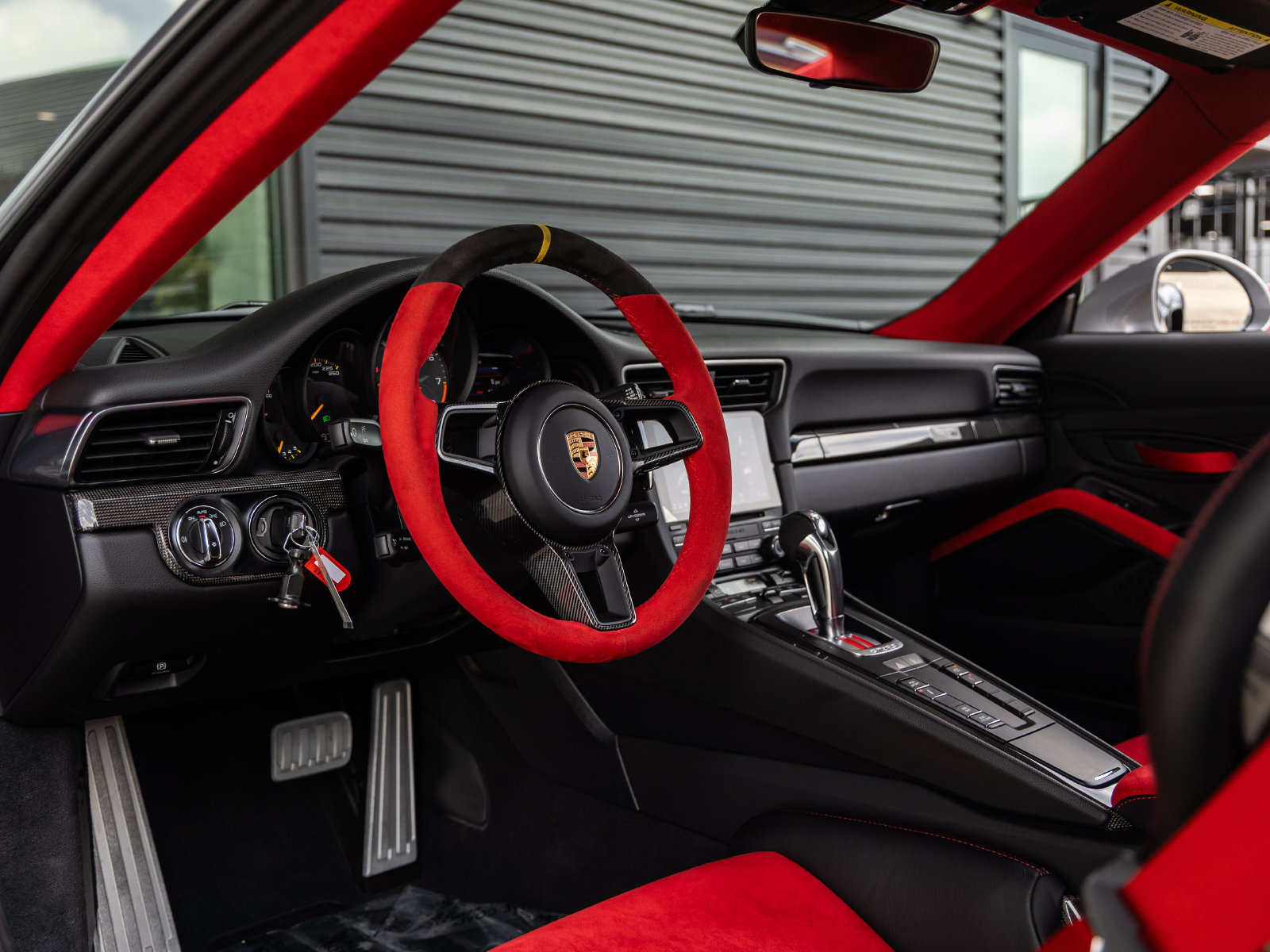 Certified 2018 Porsche 911 GT2 RS RWD image 4