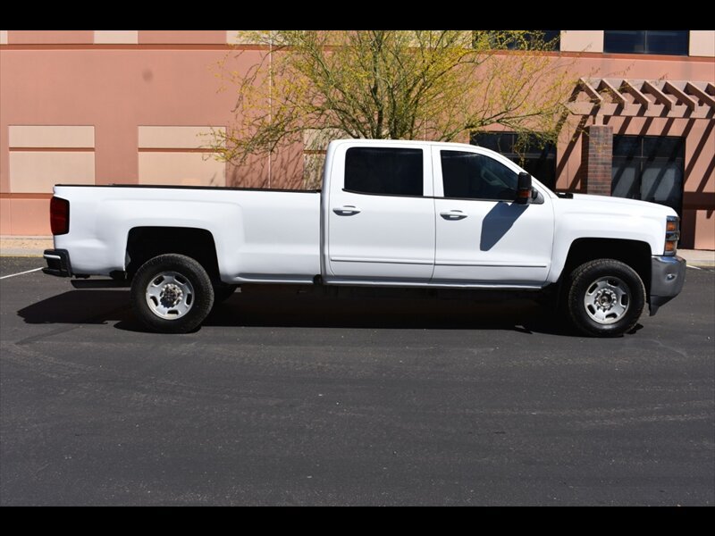 Used 2018 Chevrolet Silverado 2500 LT AWD/4WD image 1