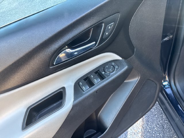 Used 2021 Chevrolet Equinox LS w/ LPO, Floor Liner Package AWD/4WD image 13