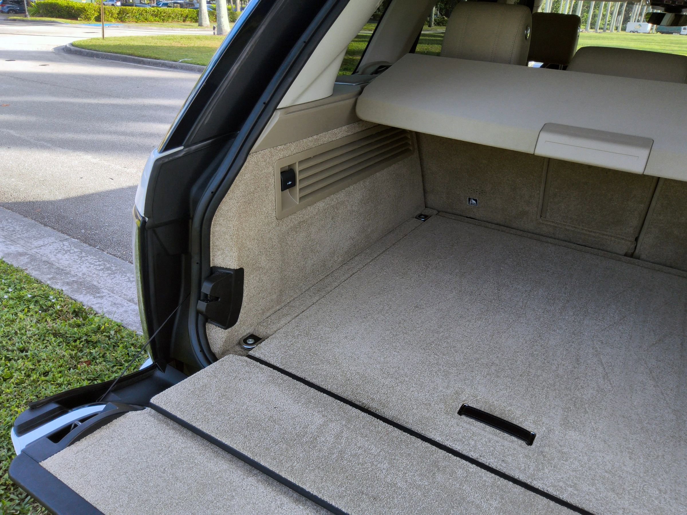 Used 2017 Land Rover Range Rover Supercharged image 50