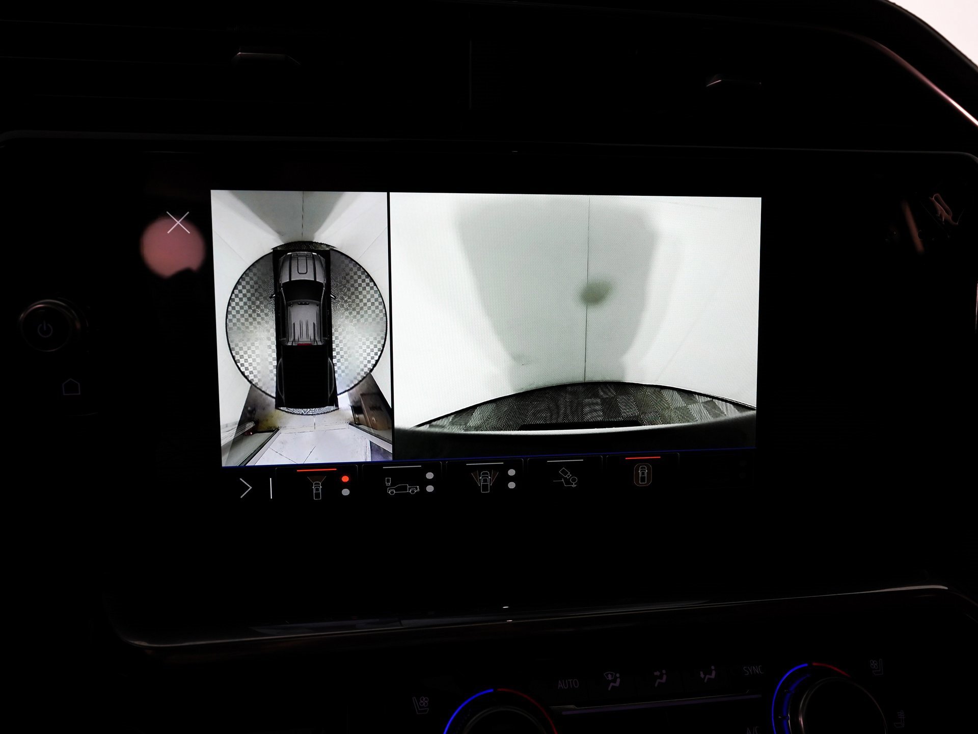 Used 2025 GMC Sierra 3500 Denali Ultimate image 24