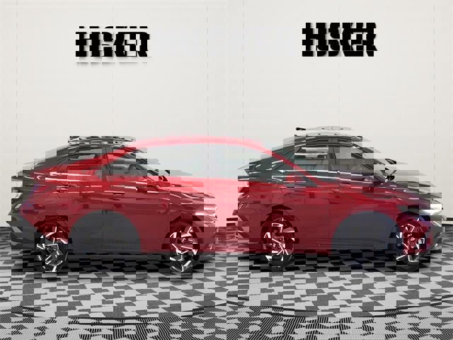 Used 2025 Hyundai Elantra SEL image 2