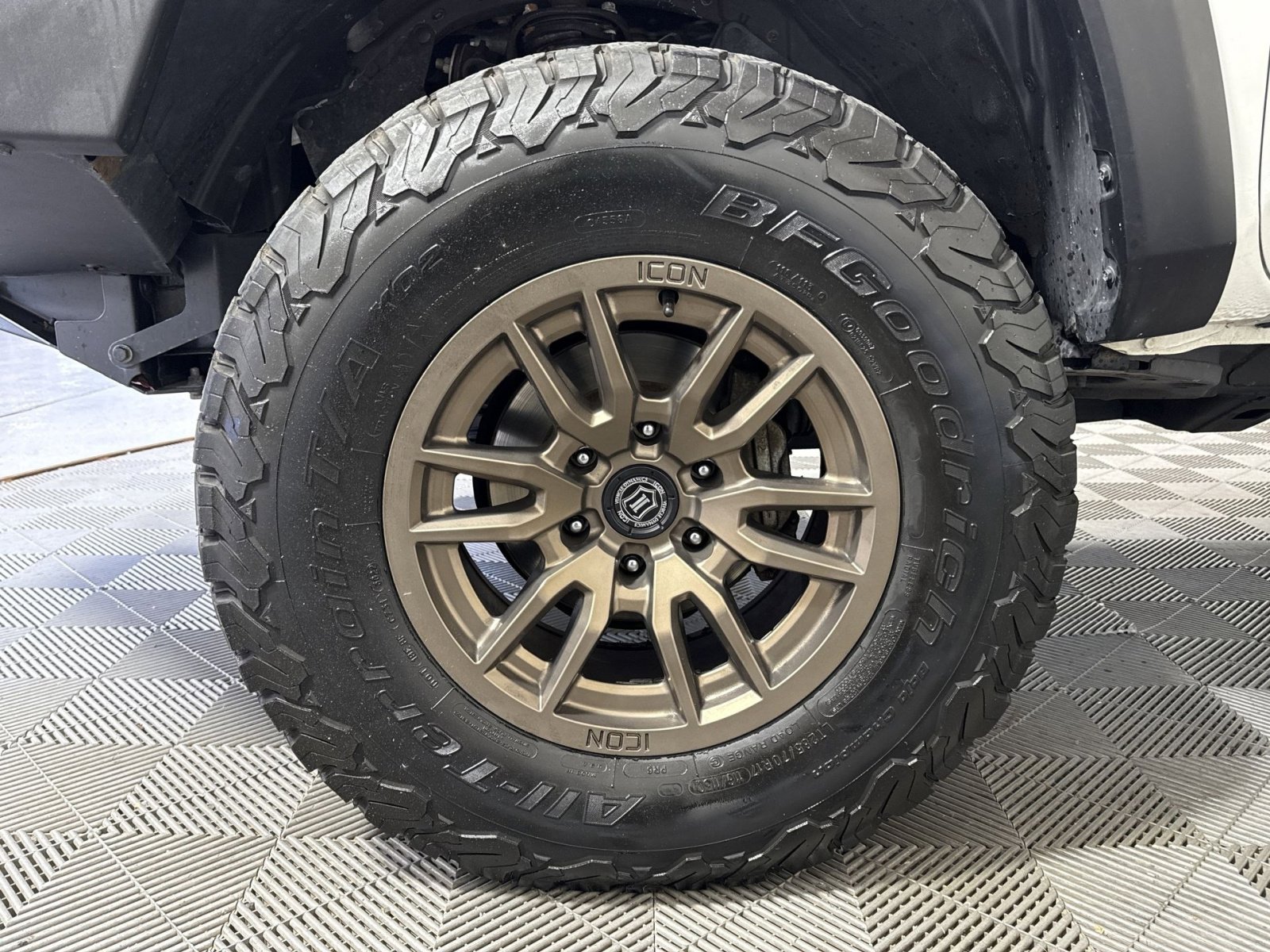 Used 2020 Toyota Tacoma TRD Off-Road image 12