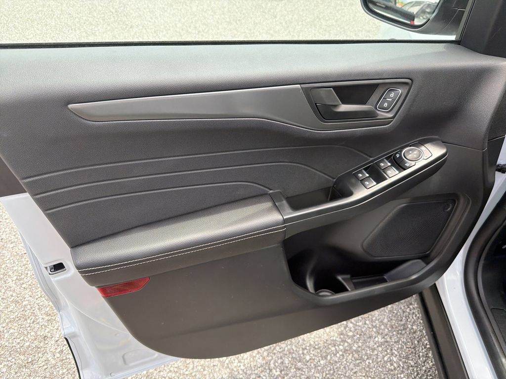 Used 2026 Ford Escape Active w/ Cold Weather Package FWD image 10