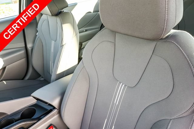 Used 2025 Hyundai Elantra Sport FWD image 29