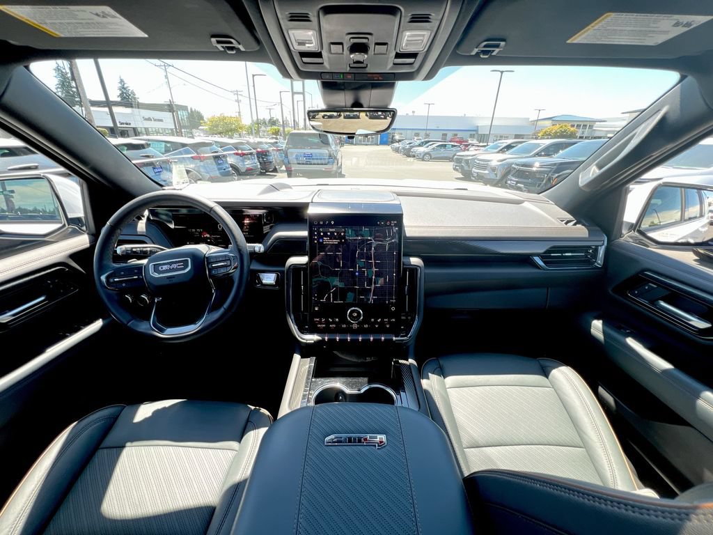 Used 2025 GMC Yukon XL AT4 w/ AT4 Premium Package AWD/4WD image 18