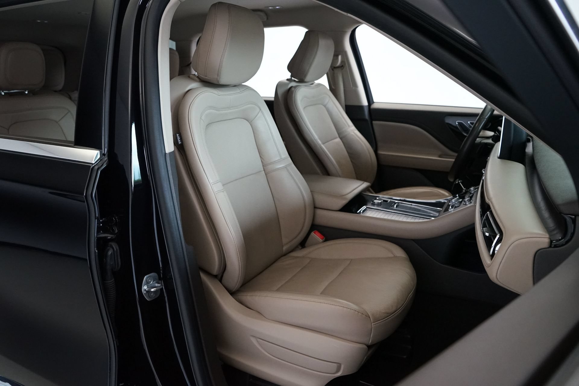 Used 2020 Lincoln Aviator Reserve w/ Elements Package Plus RWD image 3
