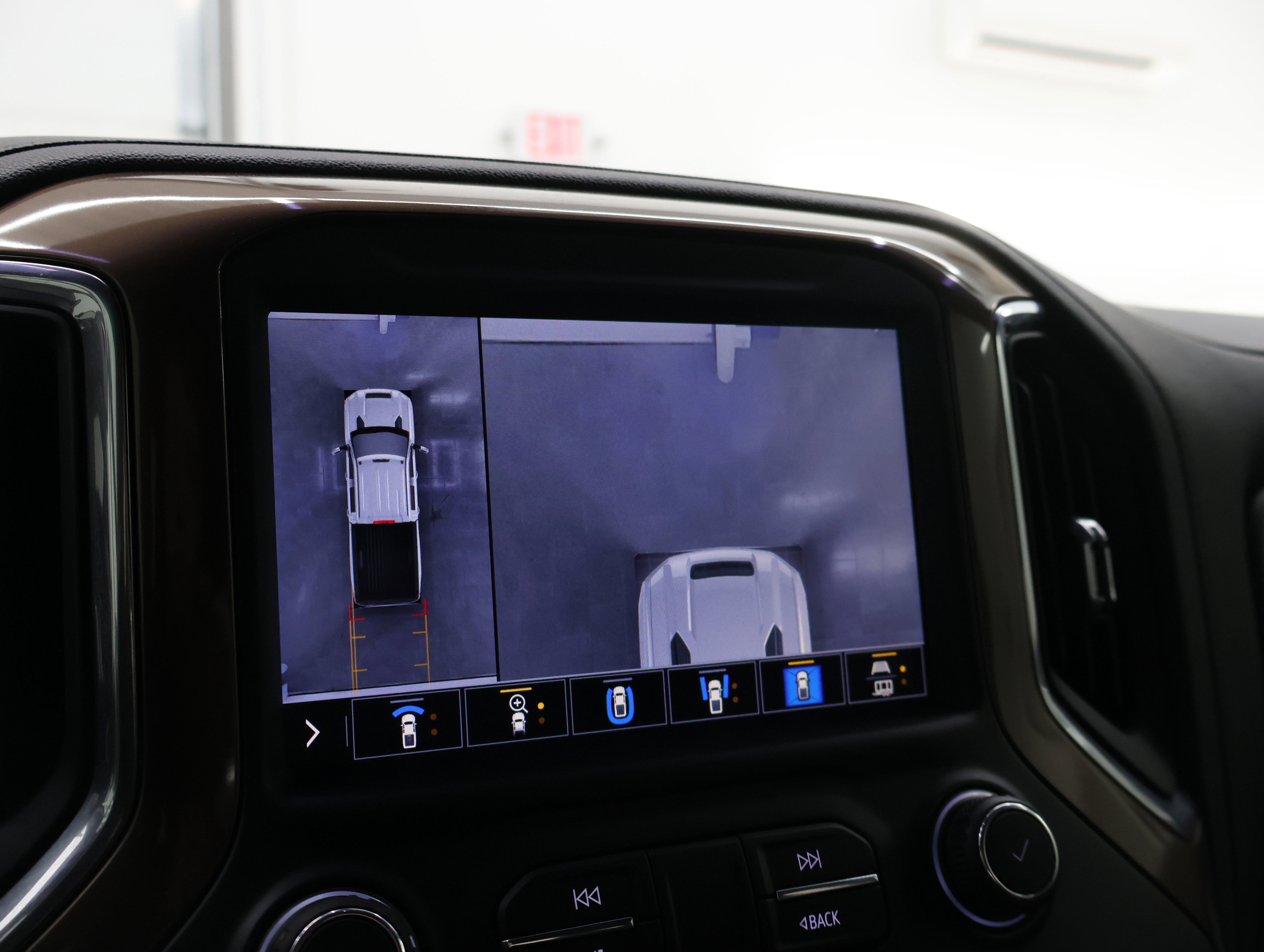 Used 2021 Chevrolet Silverado 2500 High Country w/ Z71 Off-Road Package image 18