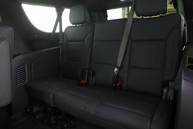 Used 2025 Chevrolet Suburban High Country image 34