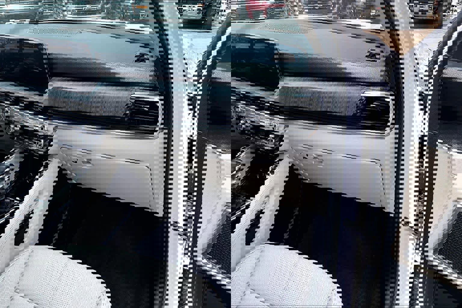 Used 2024 Kia Telluride EX w/ EX Captain's Chair Package image 18