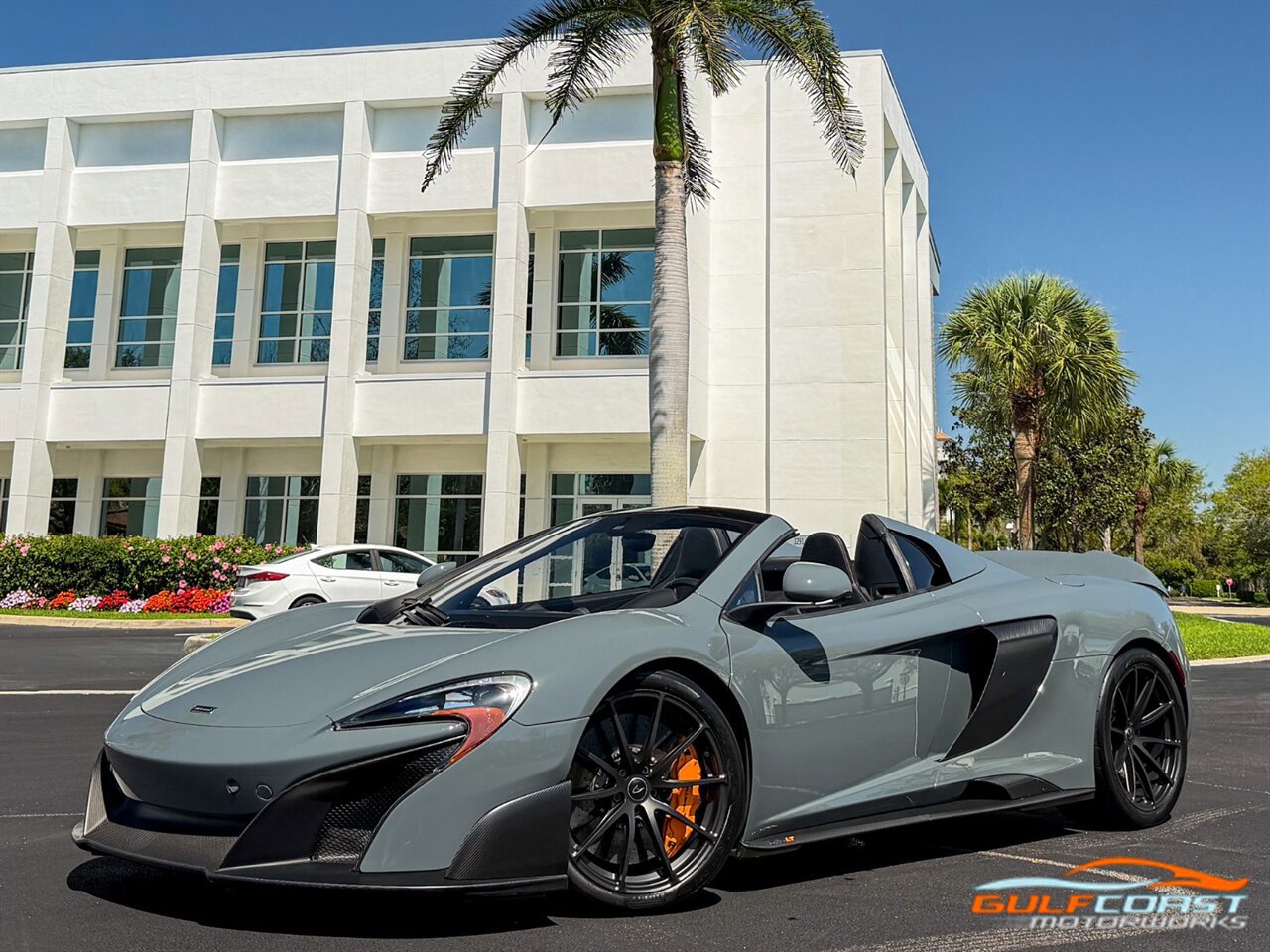Used 2016 McLaren 675LT image 13