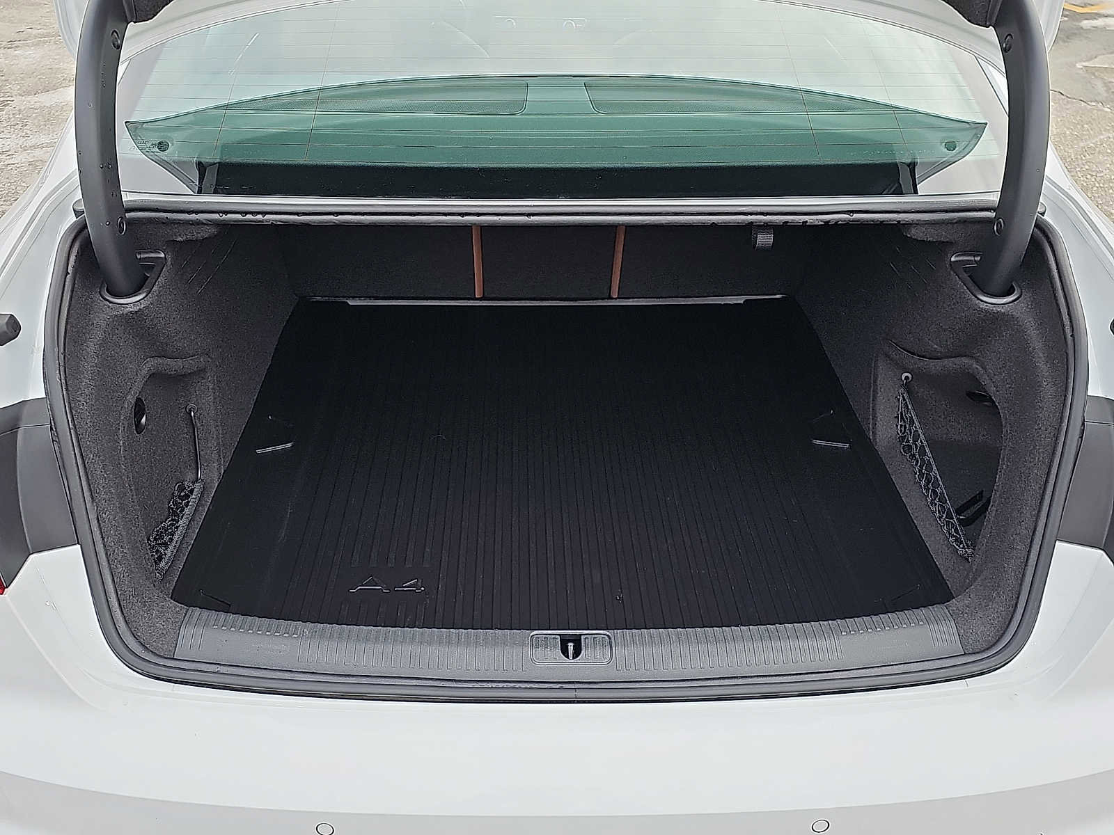 Used 2024 Audi A4 2.0T Premium w/ Convenience Package image 33