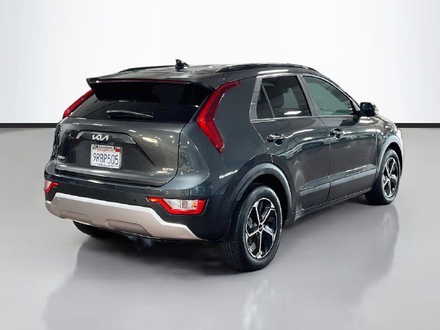 Used 2025 Kia Niro EX FWD image 7
