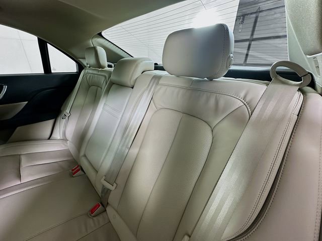 Used 2020 Lincoln Continental AWD w/ Premium Package image 25