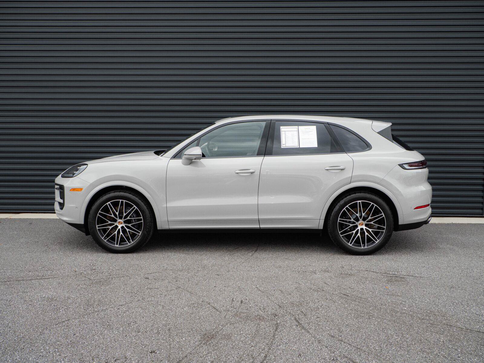 Certified 2026 Porsche Cayenne AWD/4WD image 2
