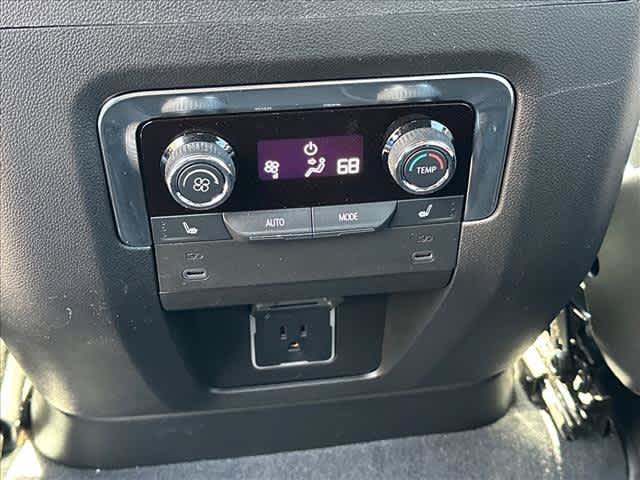 Used 2025 Chevrolet Tahoe Premier AWD/4WD image 15
