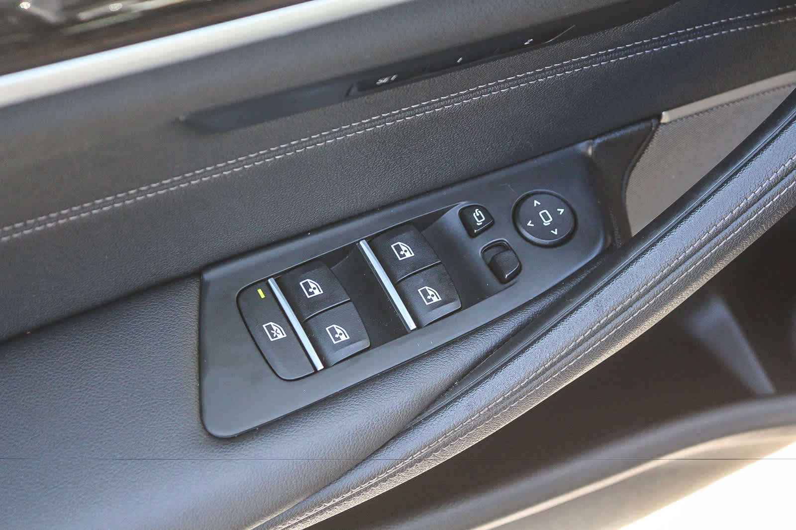 Used 2023 BMW 530i w/ Premium Package RWD image 19