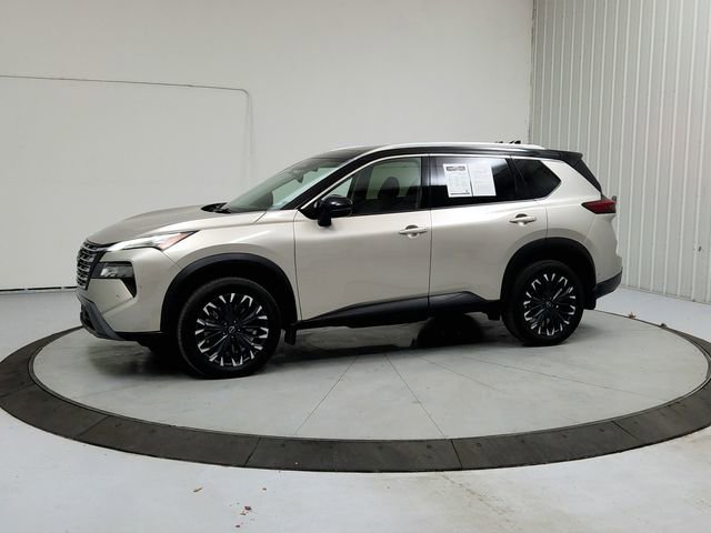 Used 2025 Nissan Rogue SL w/ Tech Package image 3