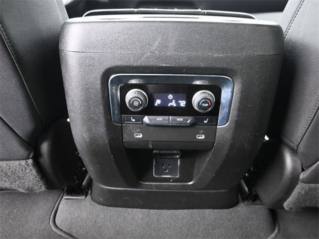 Used 2023 Chevrolet Suburban Premier image 19