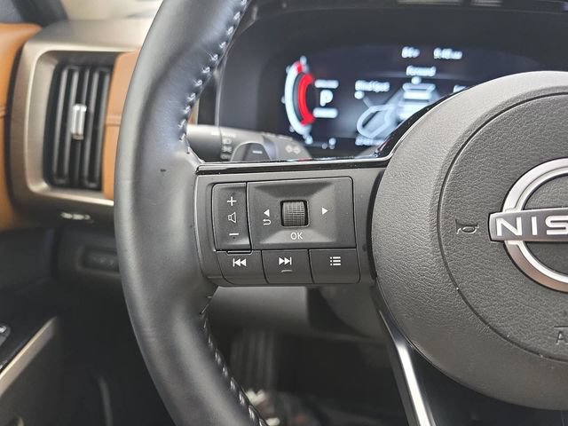 Used 2025 Nissan Pathfinder Platinum w/ Cargo Package FWD image 17