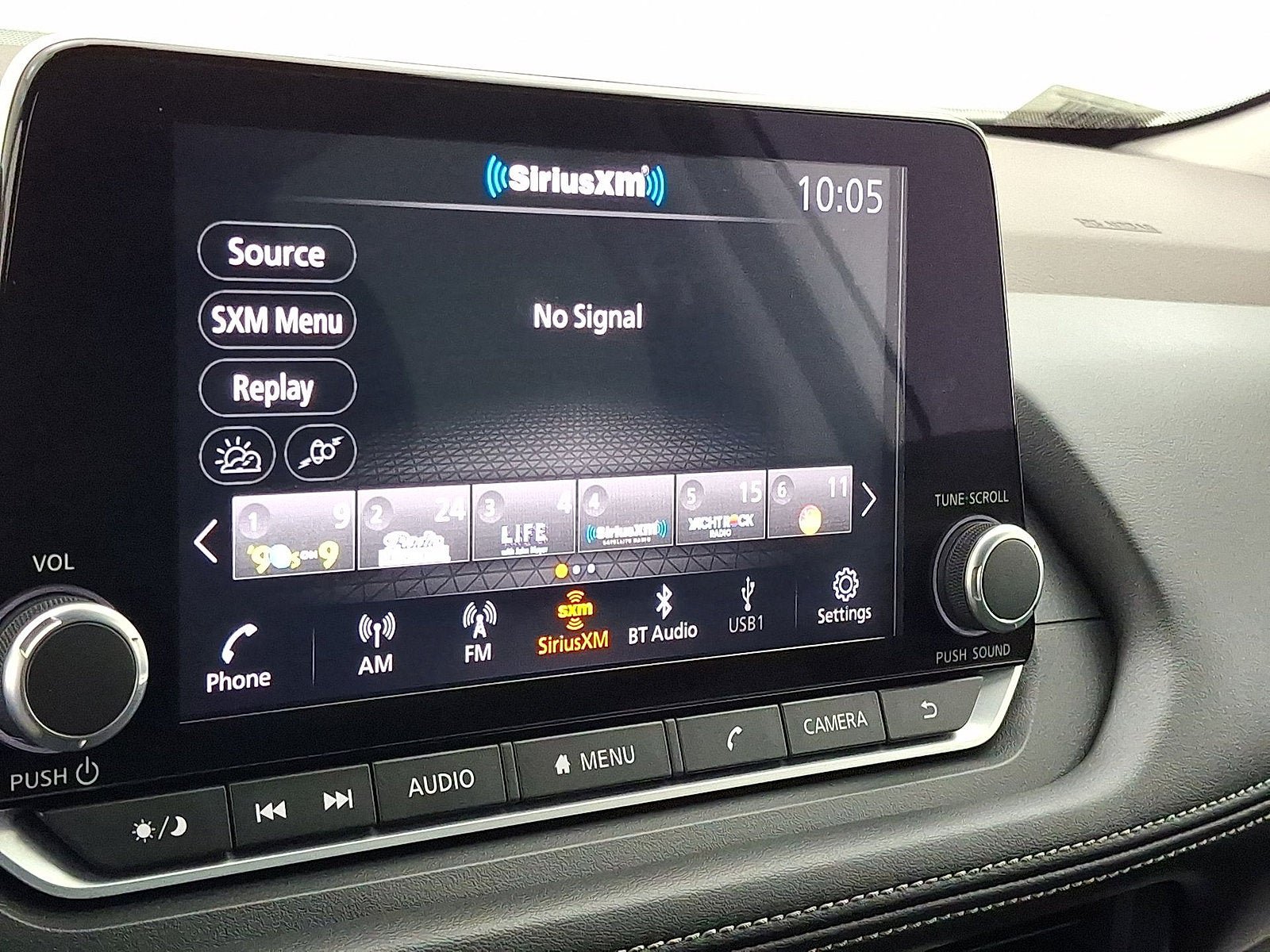 Used 2023 Nissan Rogue SV AWD/4WD image 6