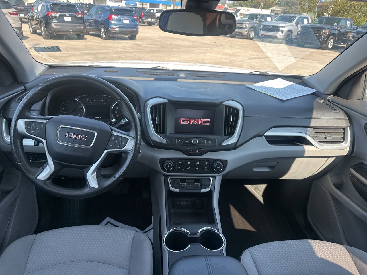 Used 2024 GMC Terrain SLE image 9