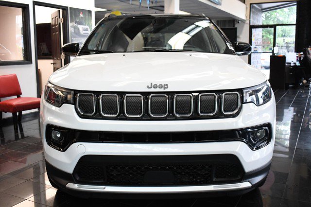 Used 2022 Jeep Compass Limited AWD/4WD image 2