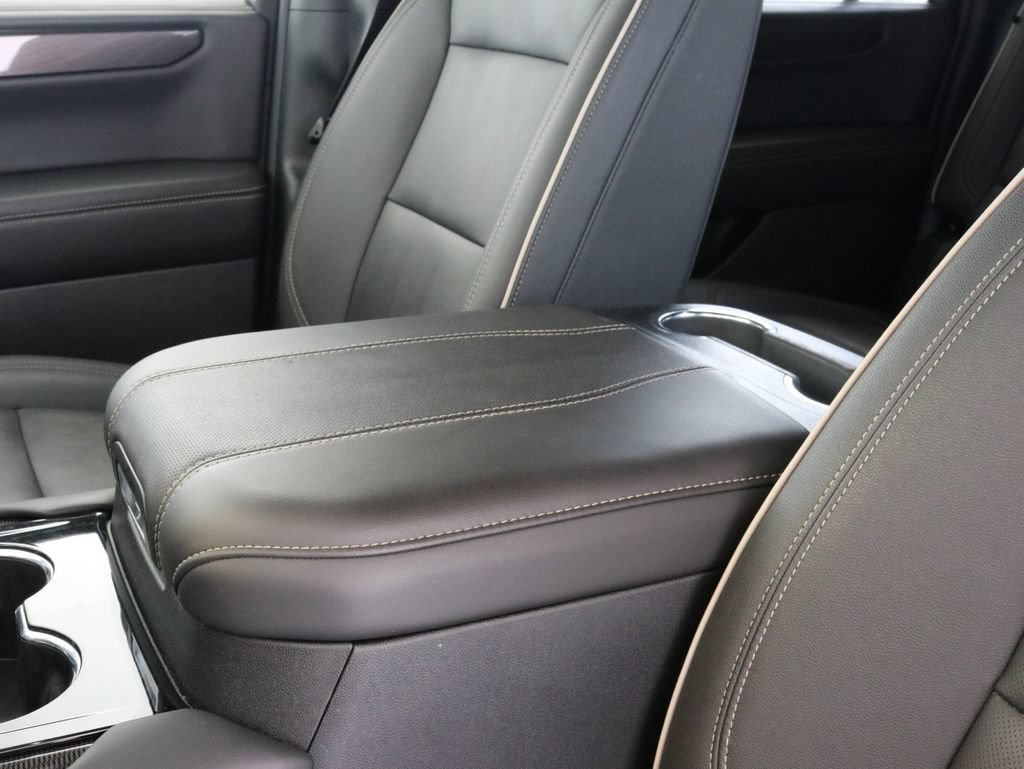 Used 2025 GMC Yukon XL Elevation AWD/4WD image 19