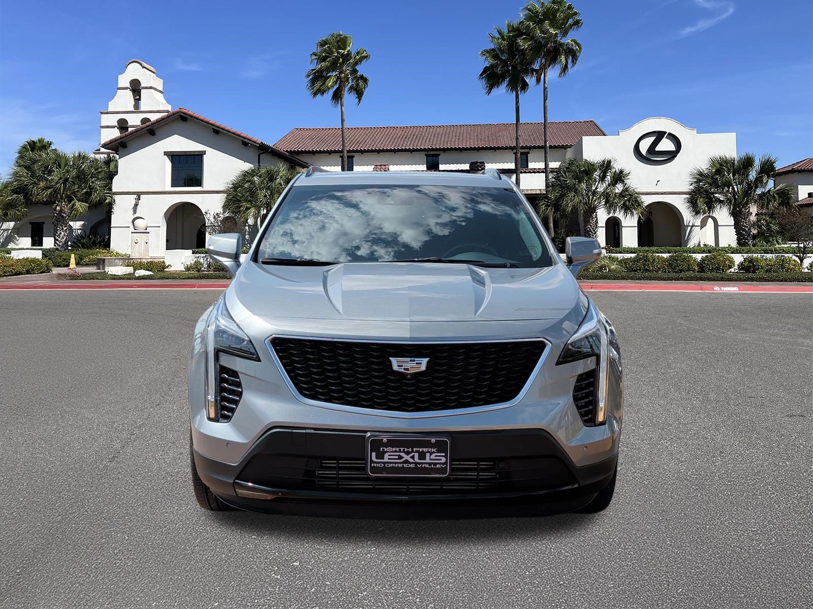 Used 2023 Cadillac XT4 Sport w/ Enhanced Visibility Package FWD image 6