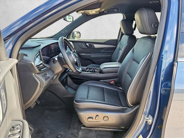 Used 2025 Buick Enclave Preferred AWD/4WD image 15
