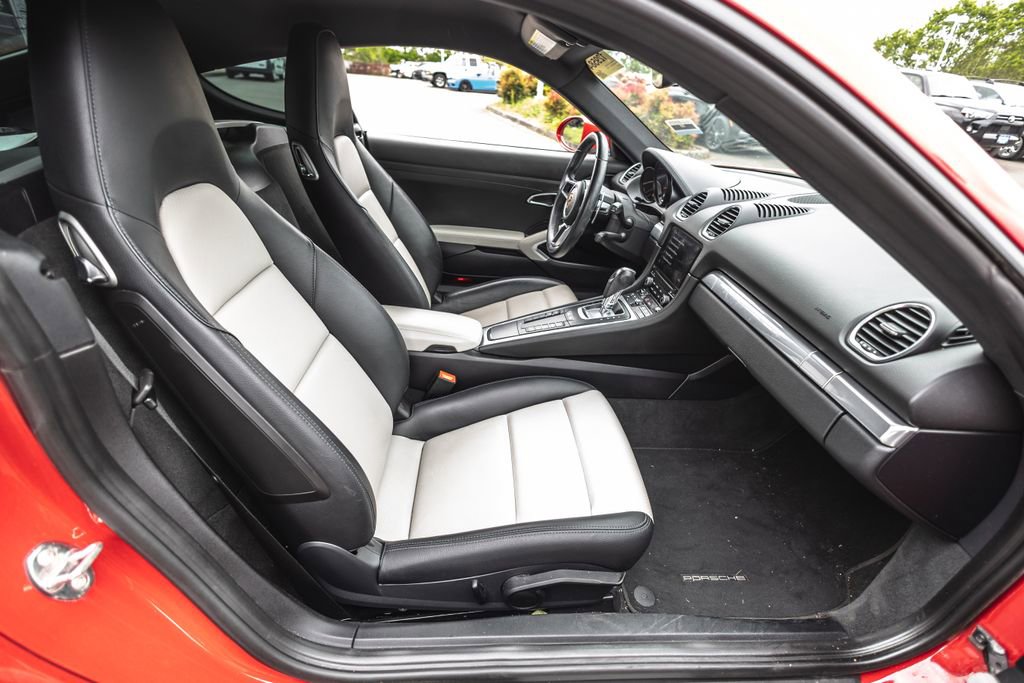 Used 2019 Porsche 718 Cayman RWD image 23