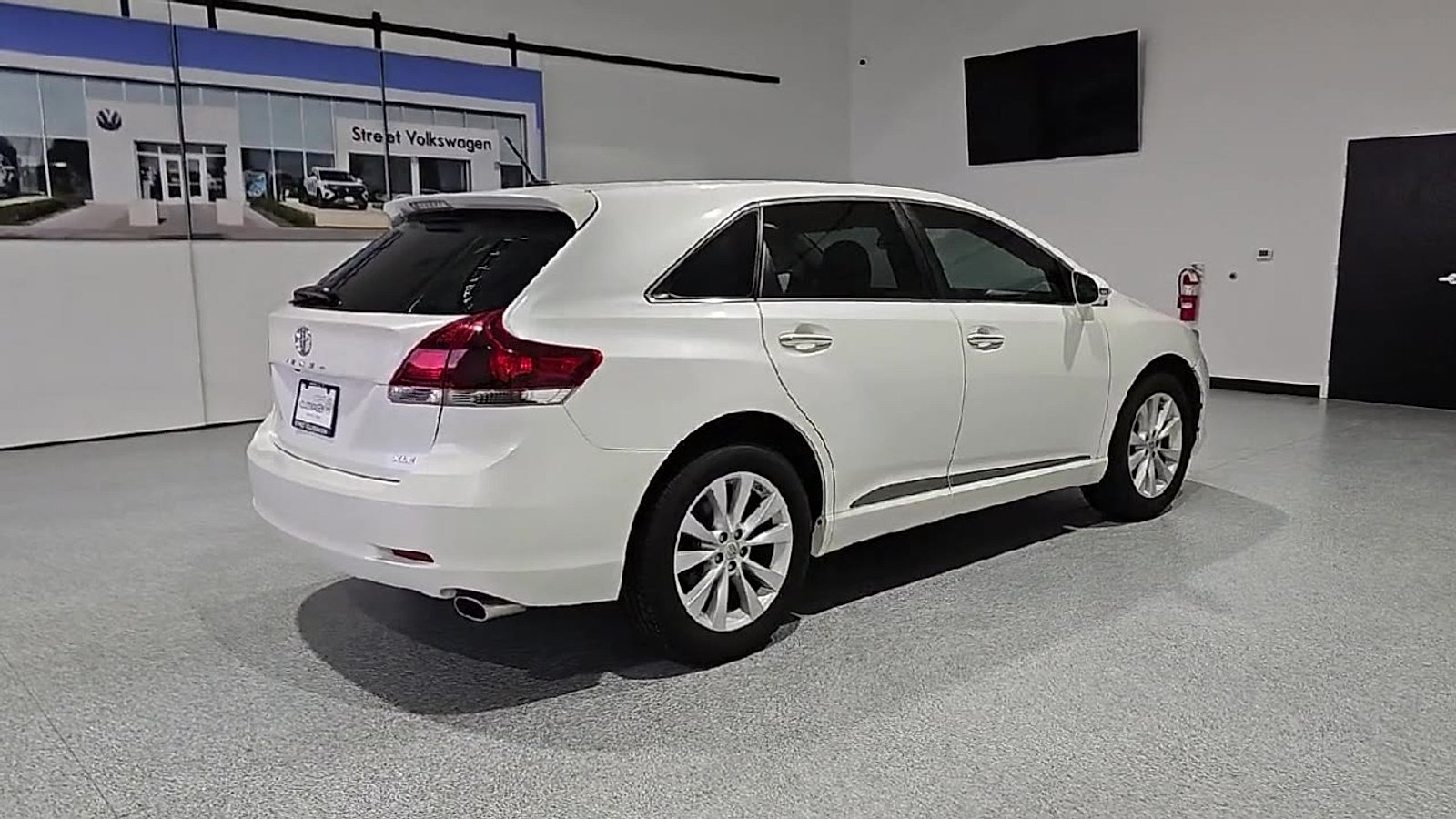 Used 2013 Toyota Venza XLE FWD image 8