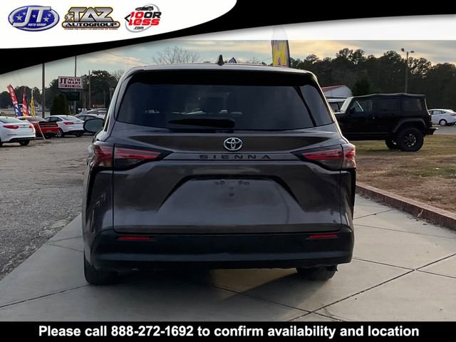 Used 2022 Toyota Sienna XLE image 6