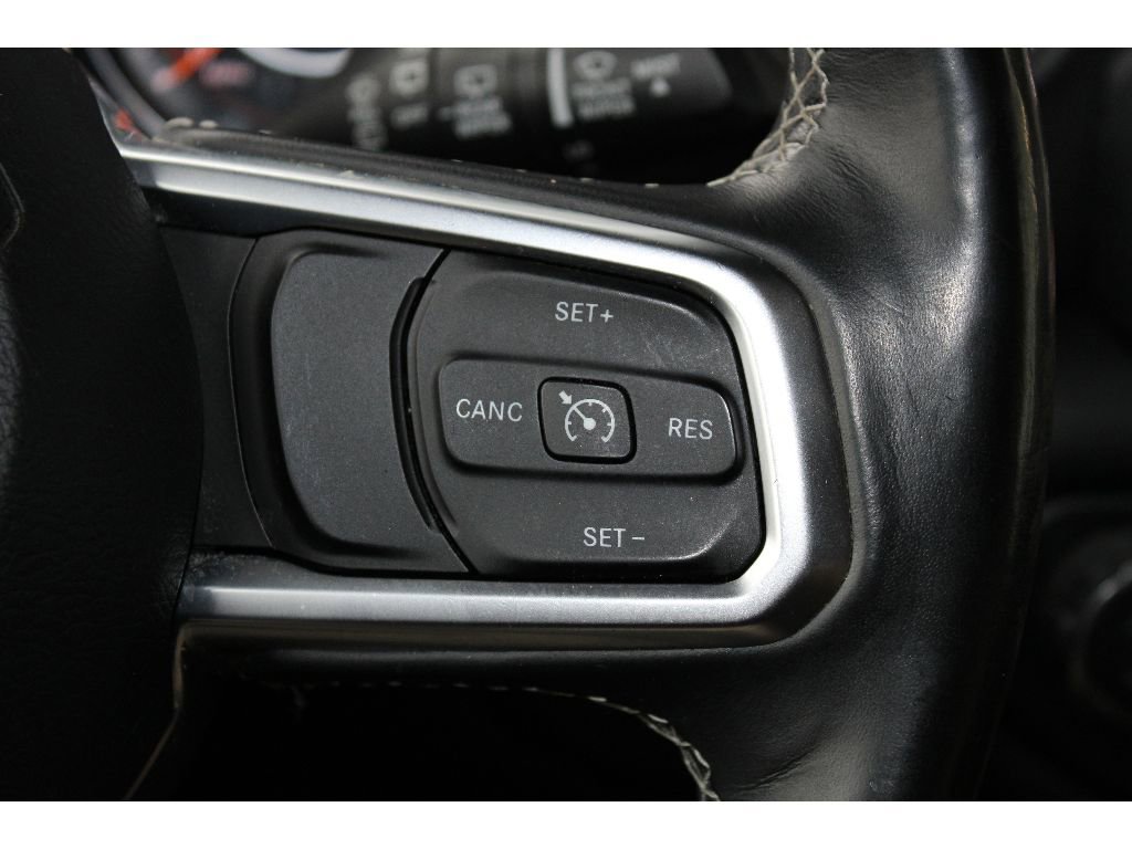 Used 2018 Jeep Wrangler Unlimited Sahara w/ Dual Top Group image 33