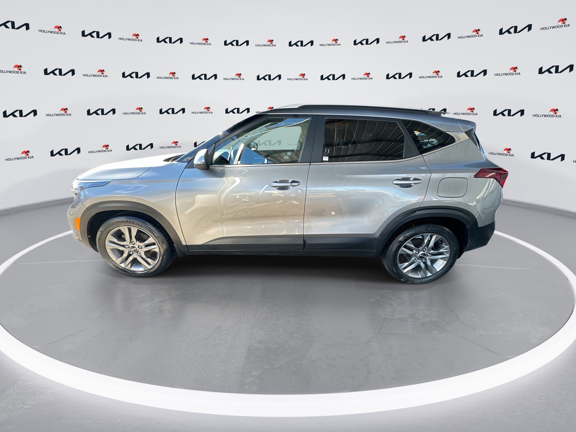 Used 2023 Kia Seltos S w/ Navigation Package image 5