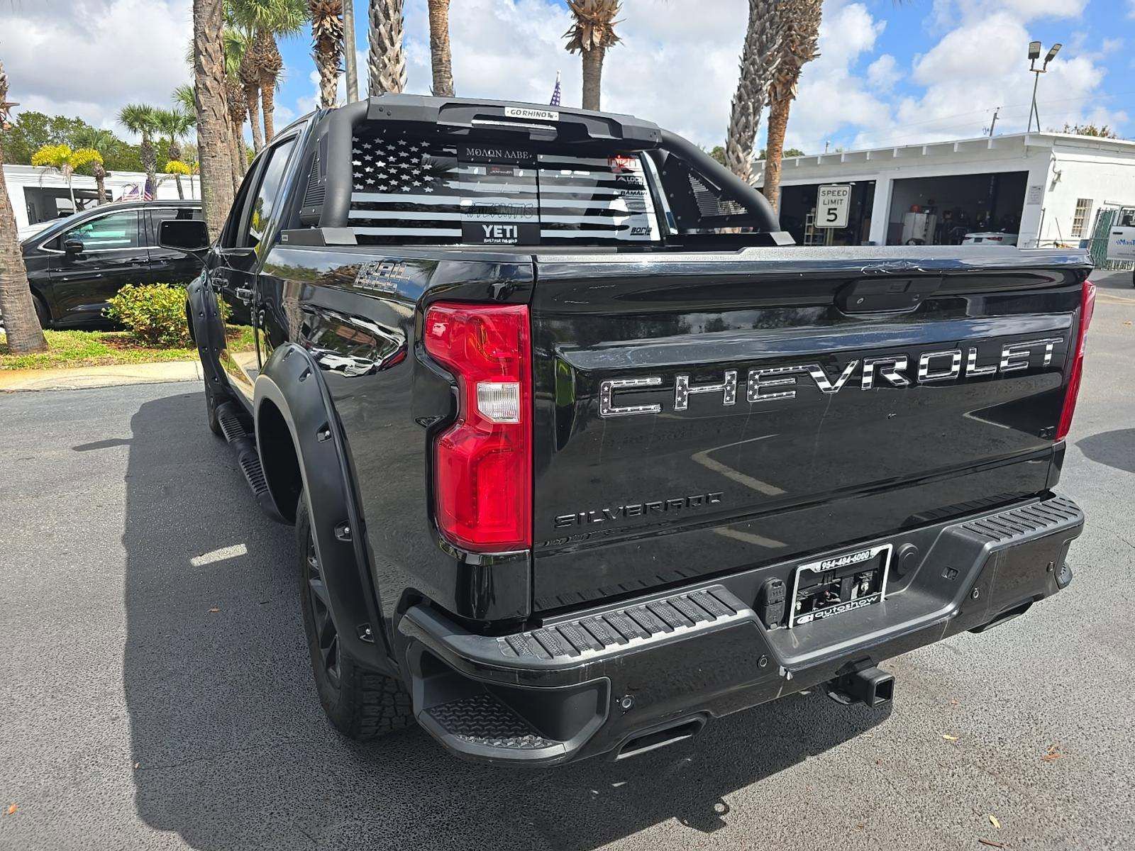 Used 2020 Chevrolet Silverado 1500 LT Trail Boss w/ Midnight Edition image 2