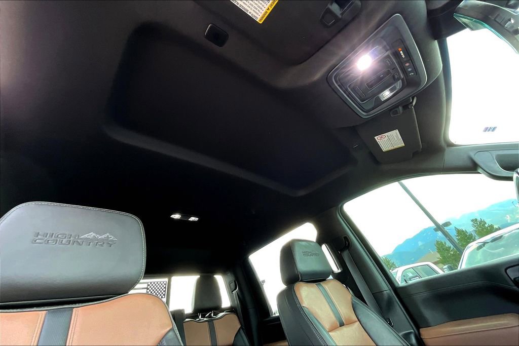 Used 2022 Chevrolet Silverado 3500 High Country w/ Technology Package image 17