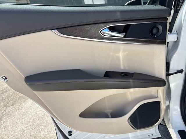 Used 2020 Lincoln Nautilus Reserve w/ Equipment Group 201A image 23