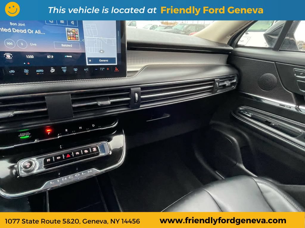 Used 2023 Lincoln Corsair AWD image 28
