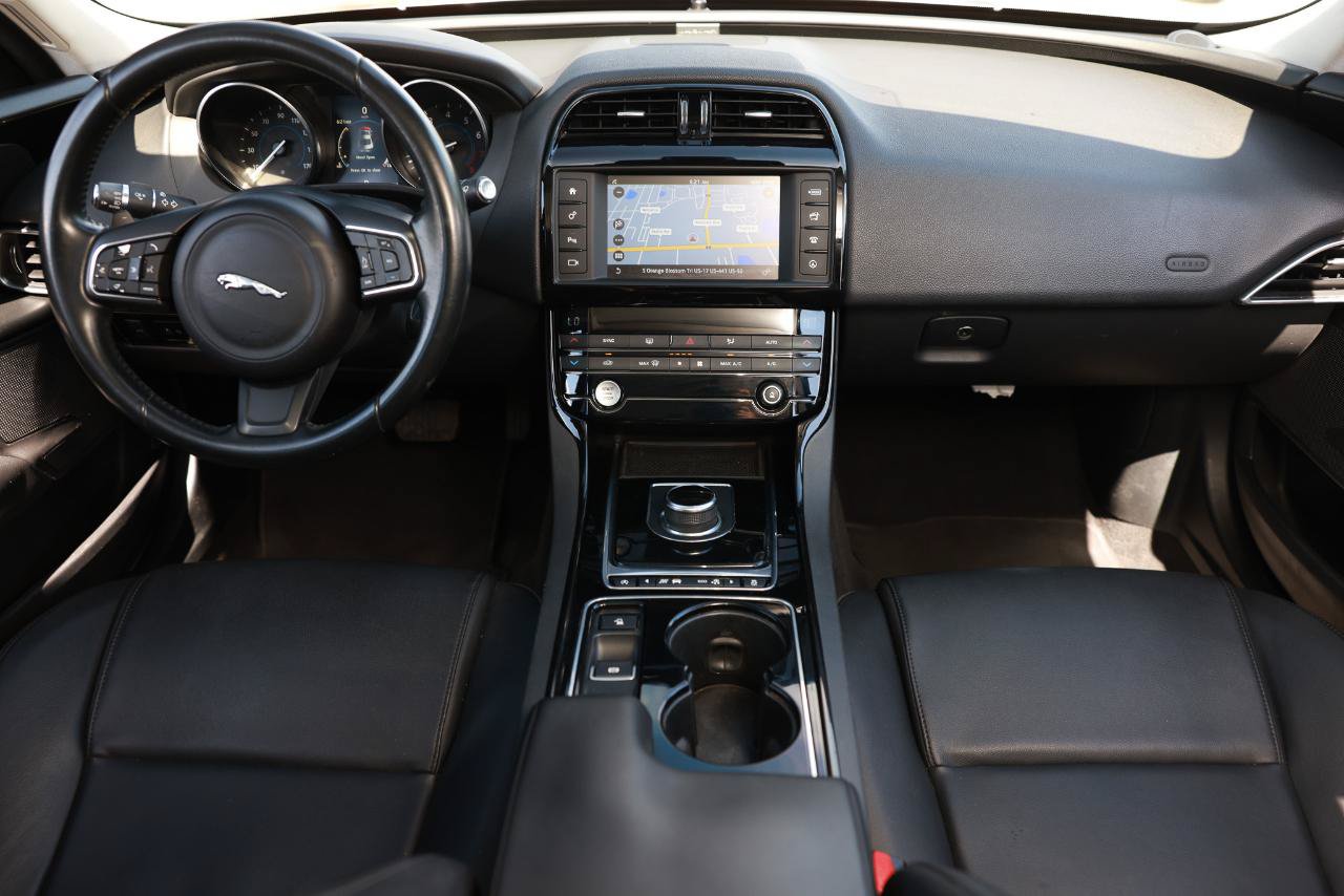 Used 2017 Jaguar XE Premium RWD image 23