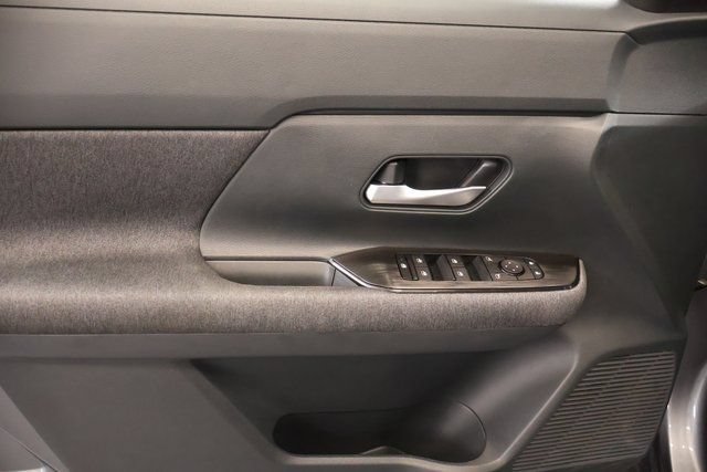 Used 2025 Nissan Kicks SV w/ Illumination Package FWD image 10