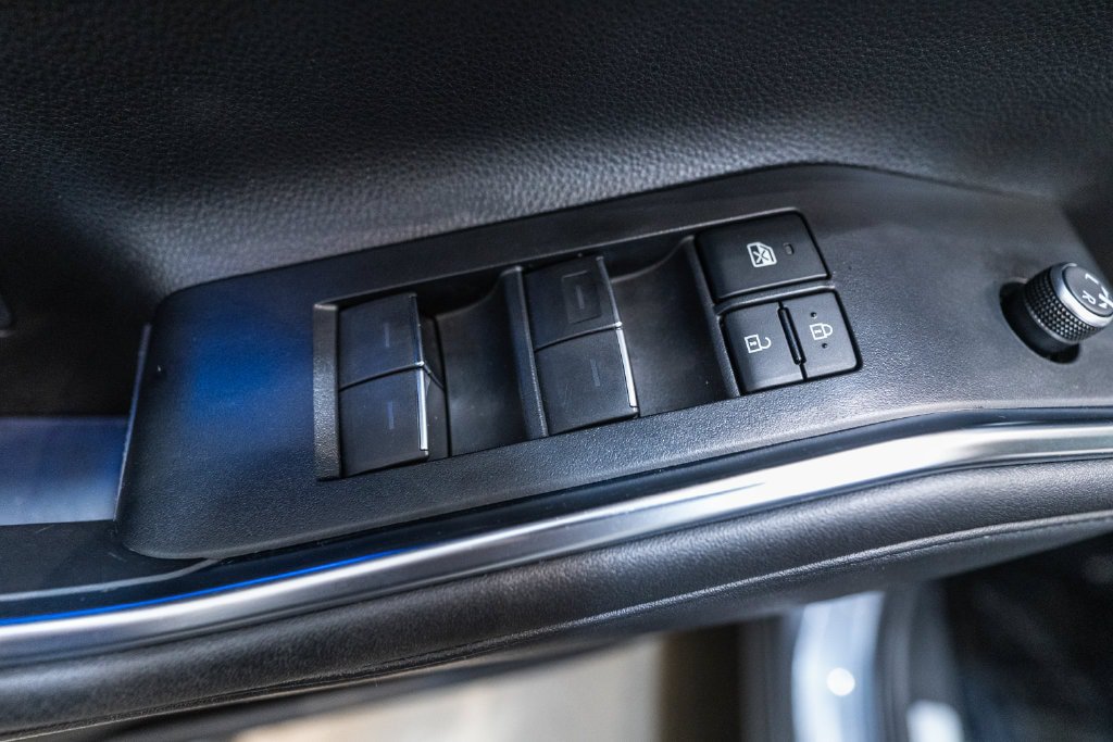 Used 2022 Toyota Highlander Limited AWD/4WD image 20