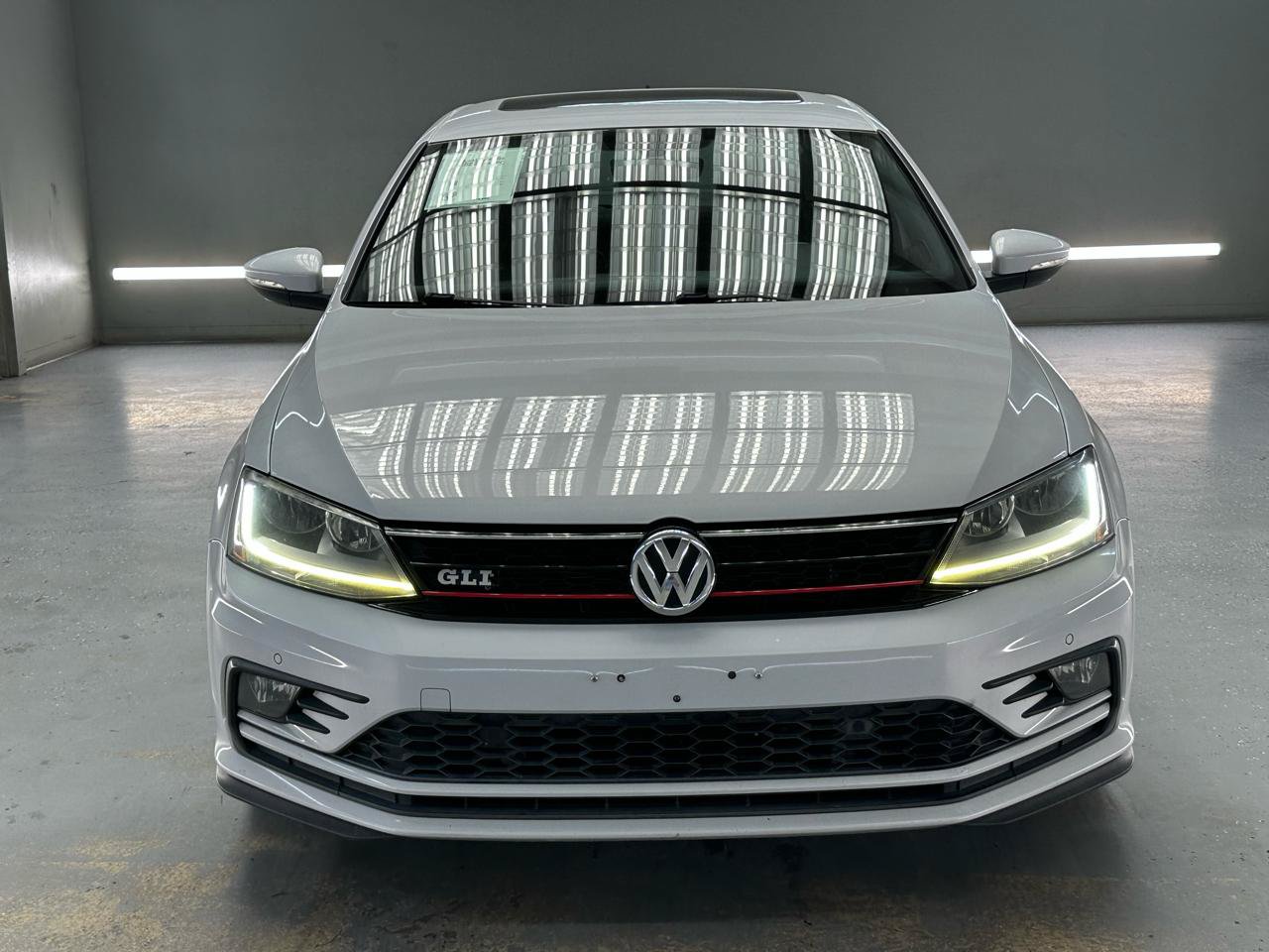 Used 2017 Volkswagen Jetta GLI FWD image 2